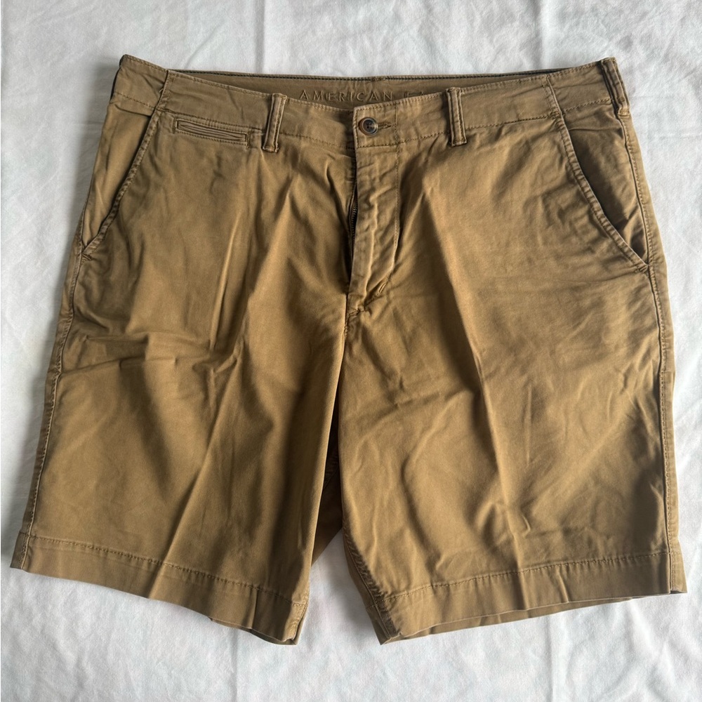 American Eagle men’s dark khaki shorts, 7” inseam, 36” waist